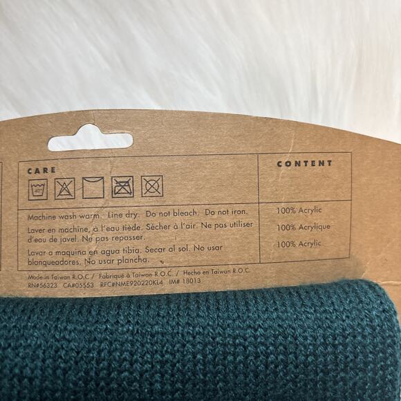 Nike Sport Swoosh Unisex Knit Scarf New Green Logo Sporty Classic Timeless - Picture 3 of 3